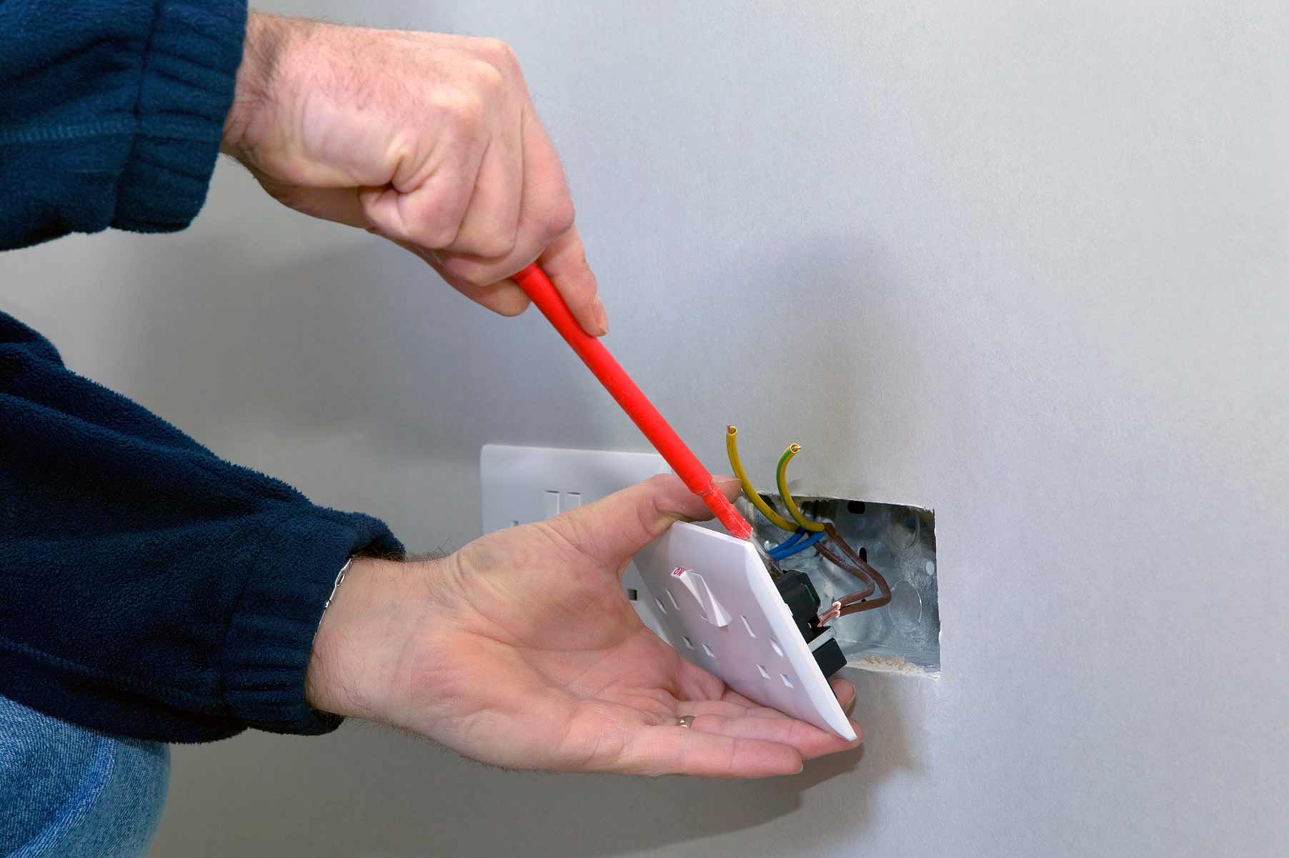 Our electricians can install plug sockets for domestic and commercial proeprties in Kilburn and the local area. 